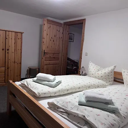 Restaurant & Forsthaus Hain Guest house