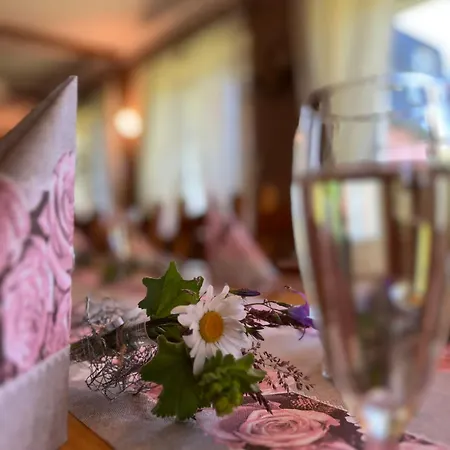 Restaurant & Forsthaus Hain Guest house *