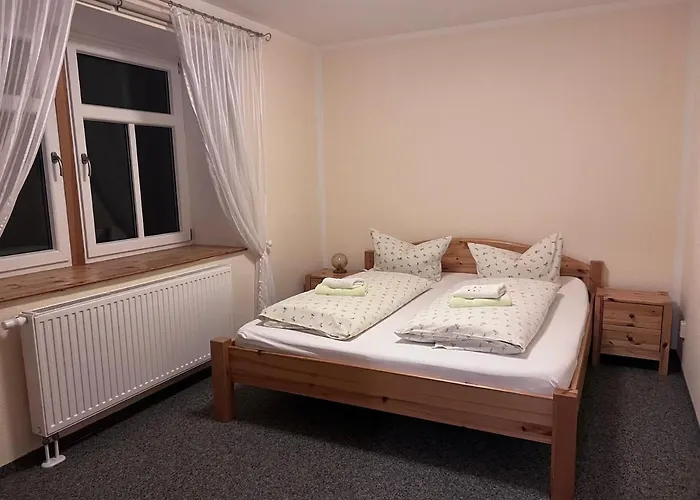 Restaurant & Forsthaus Hain بيت ضيافة كورورت أوبين