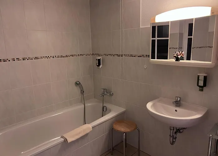 بيت ضيافة Restaurant & Forsthaus Hain 3*