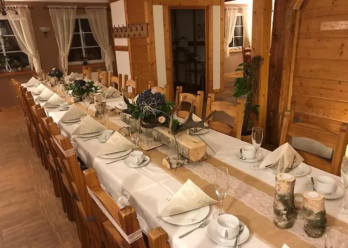 Restaurant & Forsthaus Hain بيت ضيافة