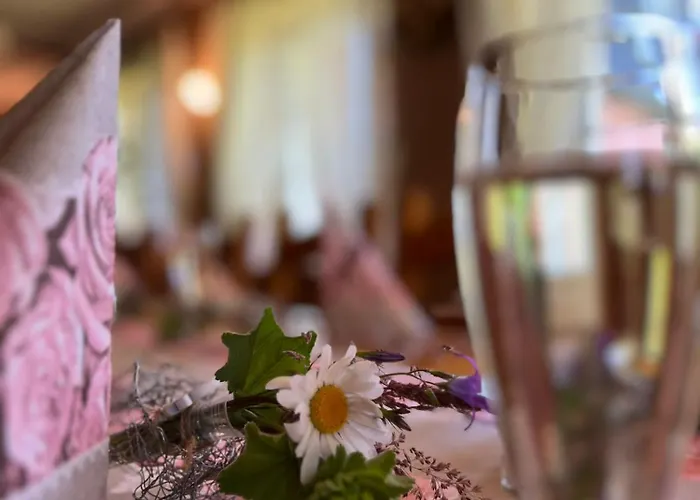 Restaurant & Forsthaus Hain بيت ضيافة 3*